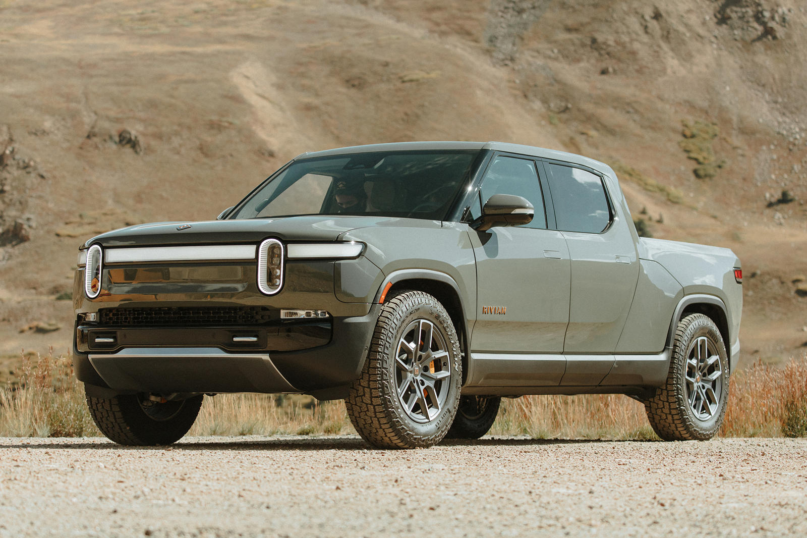 Unveiling the 2023 Rivian R1T - Review and Specs