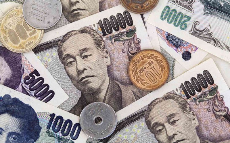 Japan Warns of Intervention as Yen Hits 1990s Low