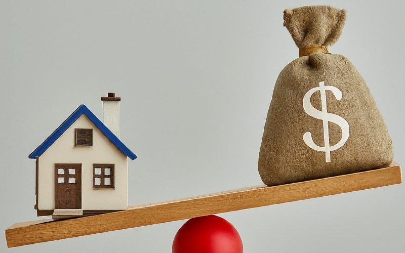 Real Estate Reset: Navigating Rising Rates & Potential Price Shifts