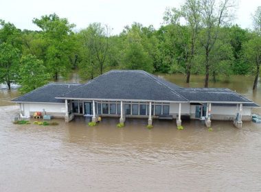 Houston Area facing 'Life-Threatening' Flood as Severe Weather Pummels Texas