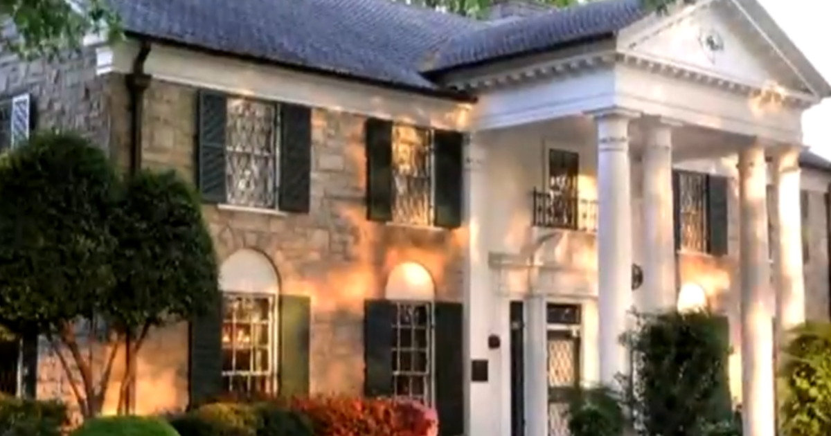 Elvis' Graceland Faces Foreclosure? Family Fights Back