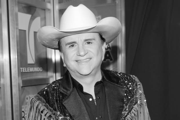 Presenter Johnny Canales, pioneer in promoting Tejano music in Spanish, dies