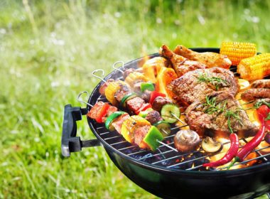 How to Host the Perfect Summer BBQ?