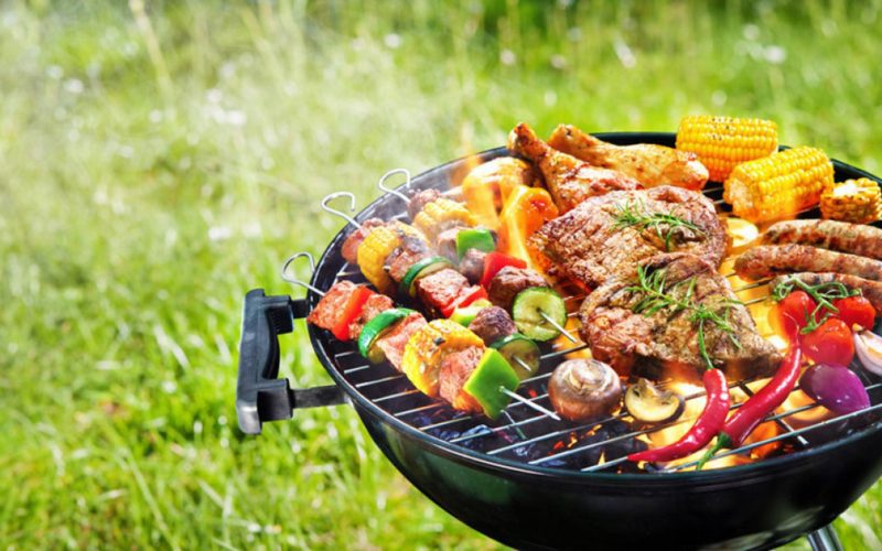 How to Host the Perfect Summer BBQ?