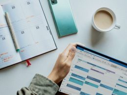 How to Create a Social Media Editorial Calendar?