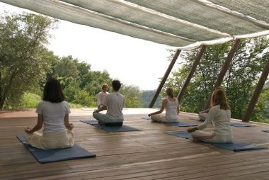 How to Create a Relaxing Outdoor Yoga Space