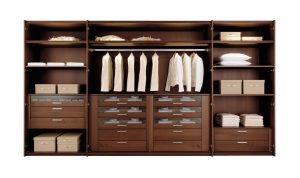 Minimalist Wardrobe Essentials for Effortless Style in 2025