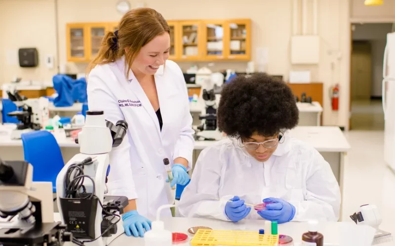 Guide-to-Science-Lab-Technology-Careers