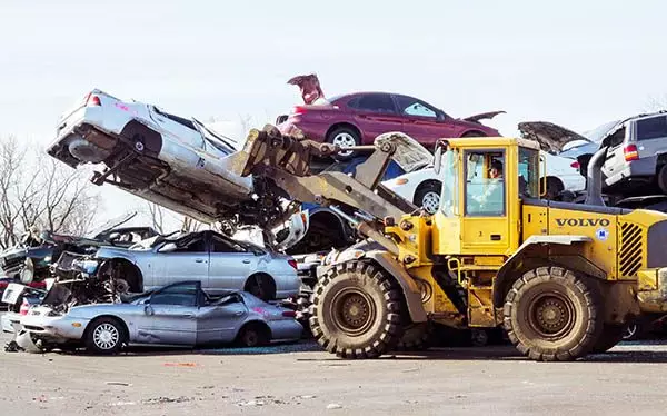 Old Car Removal in Sydney: To Dispose of Your Vehicle