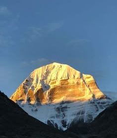 Kailash Mansarovar Yatra by Helicopter from Lucknow