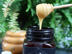 How to Tell If You're Buying Real High-Grade Manuka Honey