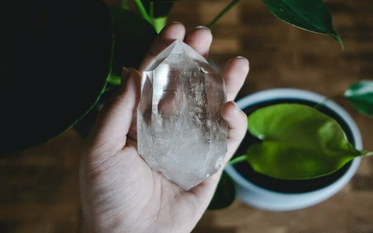 How to Use Agate for Crystal Healing and Grounding Spiritual