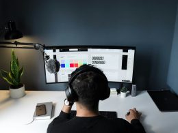 How to Choose the Right Graphic Designer for Your Business Branding