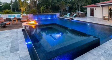 Custom Swimming Pools